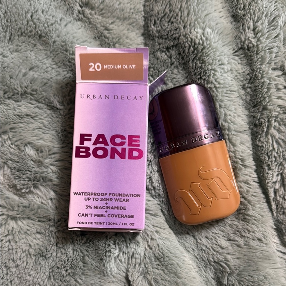 Urban Decay Face Bond Foundation (20 Medium Olive)